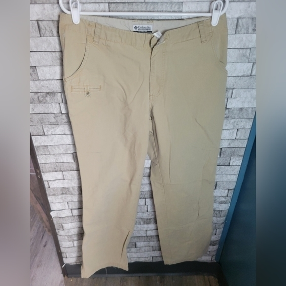 Columbia Ladies Khaki Cargo Pants‎ Size 10